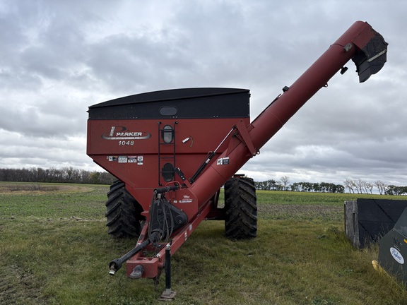 2010 Parker 1048 Grain Cart