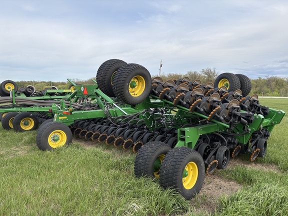 2023 John Deere N560 Air Seeder