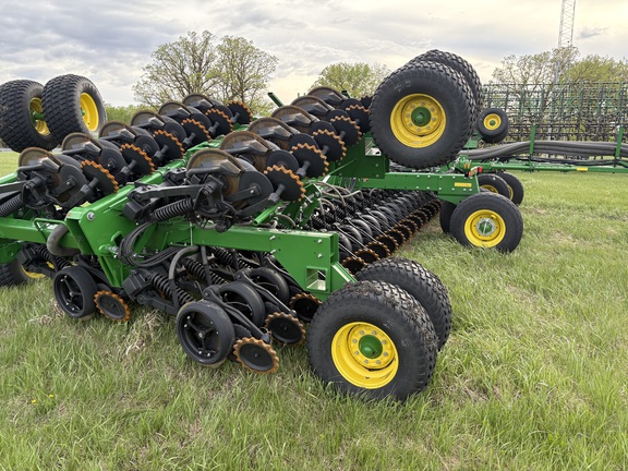 2023 John Deere N560 Air Seeder