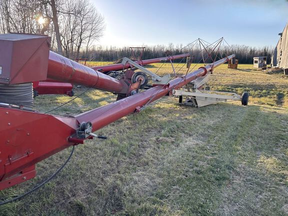 2018 Buhler Farm King 1385 Attachments