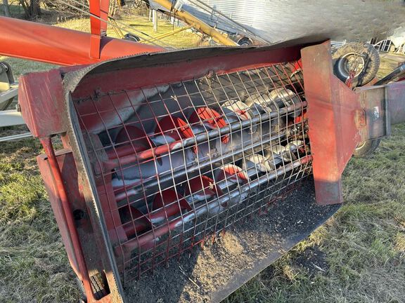 2018 Buhler Farm King 1385 Attachments