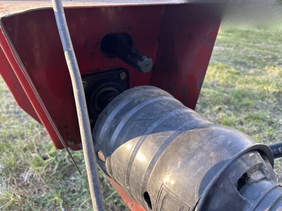 2018 Buhler Farm King 1385 Attachments