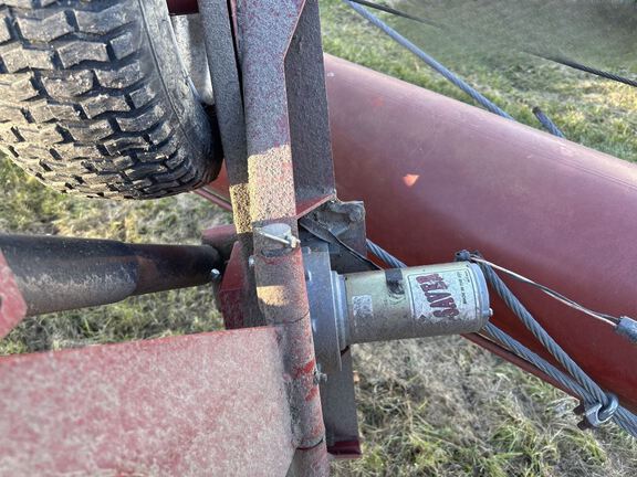 2018 Buhler Farm King 1385 Attachments
