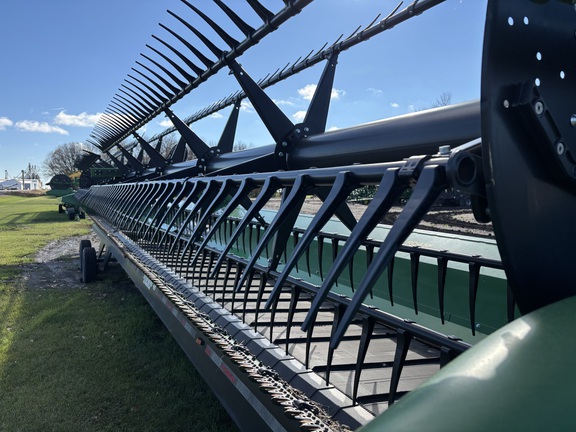 2022 John Deere RD45F Header Combine