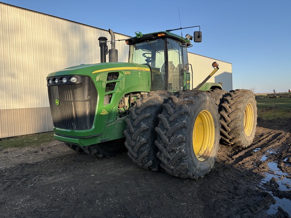 2011 John Deere 9330 Tractor 4WD