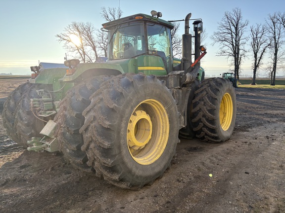 2011 John Deere 9330 Tractor 4WD
