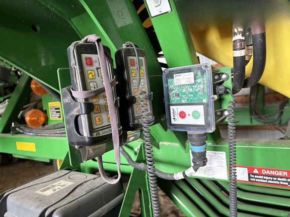 2016 John Deere 1890 Air Seeder