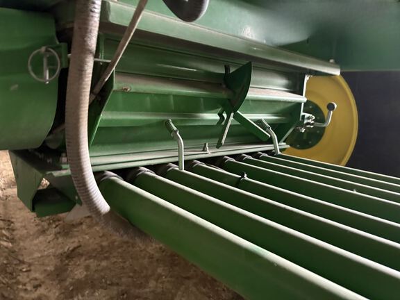 2016 John Deere 1890 Air Seeder