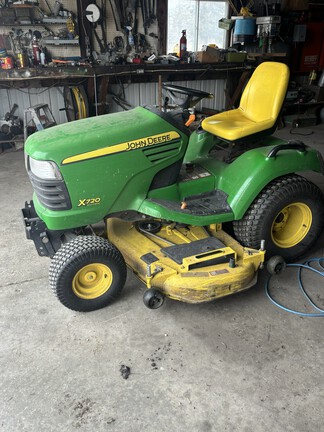 2009 John Deere X720 Garden Tractor