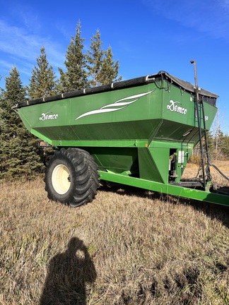 2008 Demco 950 Grain Cart