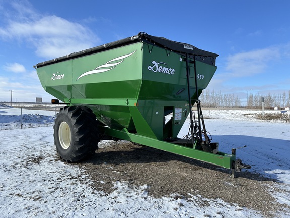 2008 Demco 950 Grain Cart