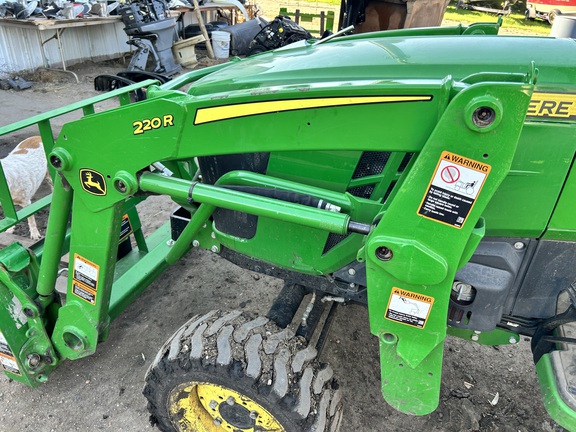 2017 John Deere 2038R Tractor Compact