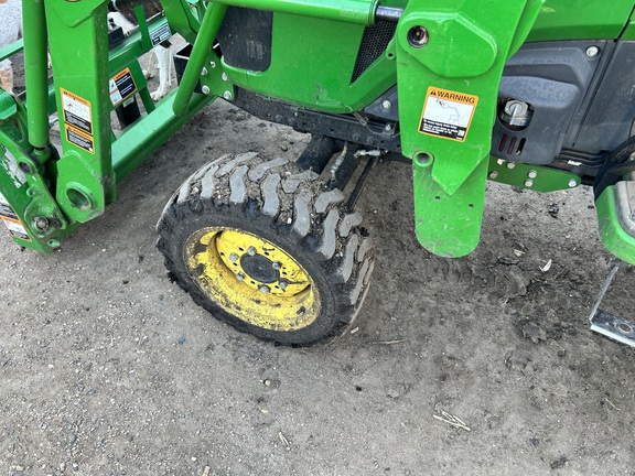 2017 John Deere 2038R Tractor Compact