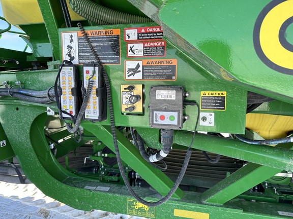 2022 John Deere N560 Air Seeder