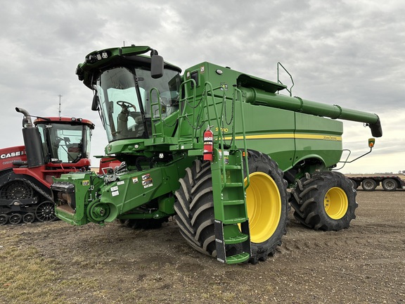 2022 John Deere S780 Combine