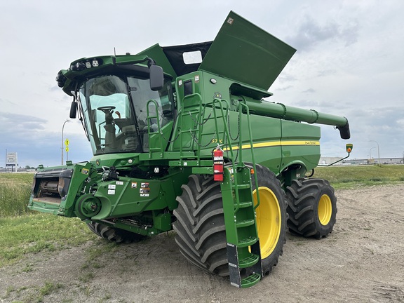 2022 John Deere S780 Combine