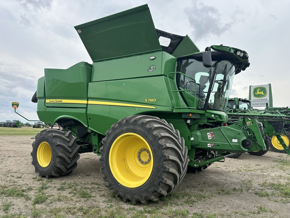 2022 John Deere S780 Combine