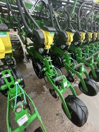 2020 John Deere DB60 Planter