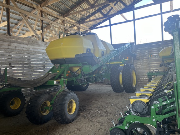 2022 John Deere N560 Air Seeder