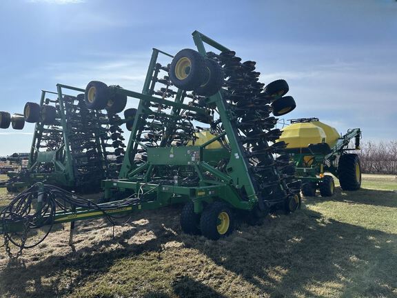 2014 John Deere 1890 Air Seeder
