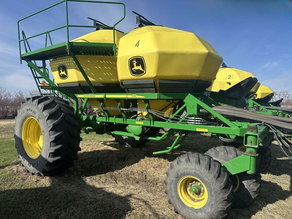 2014 John Deere 1890 Air Seeder