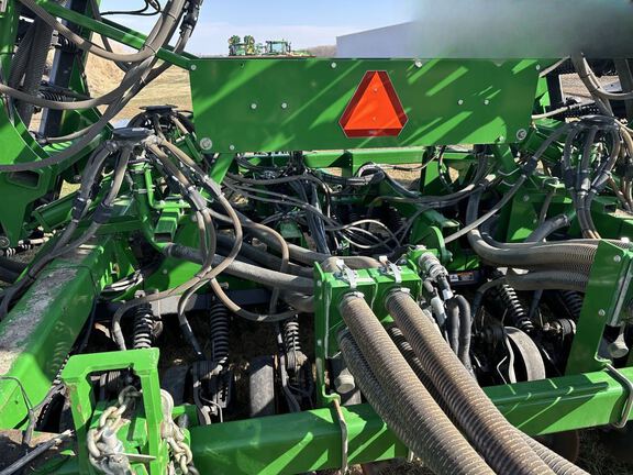 2014 John Deere 1890 Air Seeder