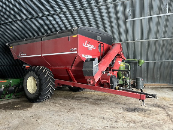 2011 Parker 1048 Grain Cart