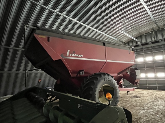 2011 Parker 1048 Grain Cart