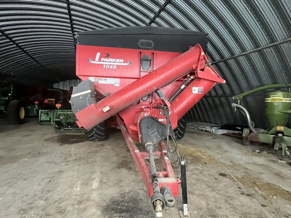 2011 Parker 1048 Grain Cart