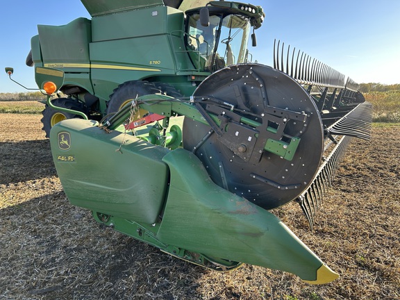 2018 John Deere 640FD Header Combine