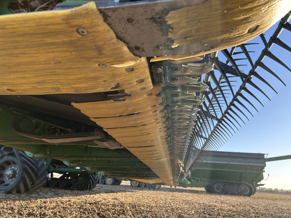 2017 John Deere 640FD Header Combine