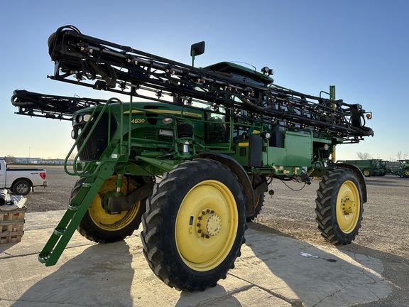 2011 John Deere 4830 Sprayer/High Clearance