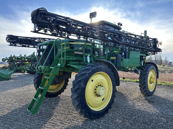 2011 John Deere 4830 Sprayer/High Clearance