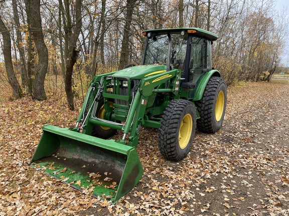 2013 John Deere 5083E Tractor