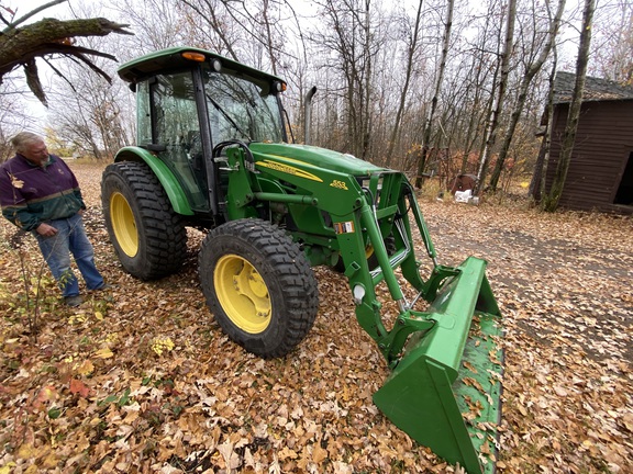 2013 John Deere 5083E Tractor