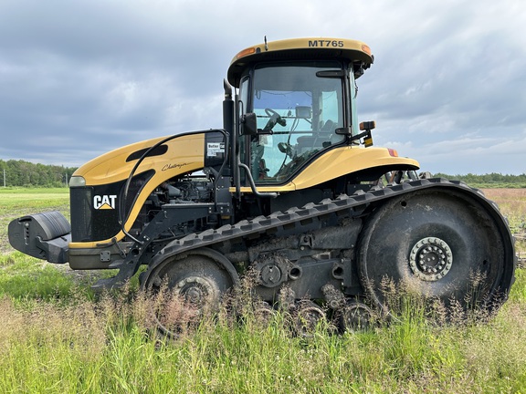 2002 Challenger MT765 Tractor Rubber Track