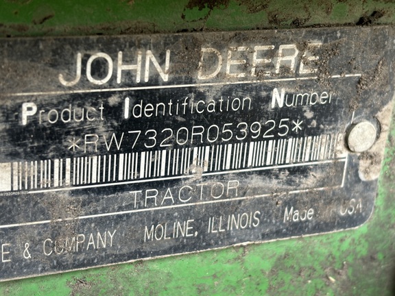 2006 John Deere 7320 Tractor