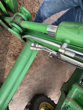 2006 John Deere 7320 Tractor