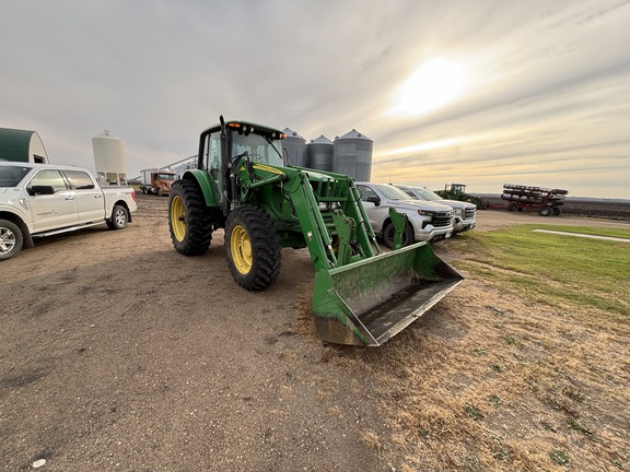 2006 John Deere 7320 Tractor