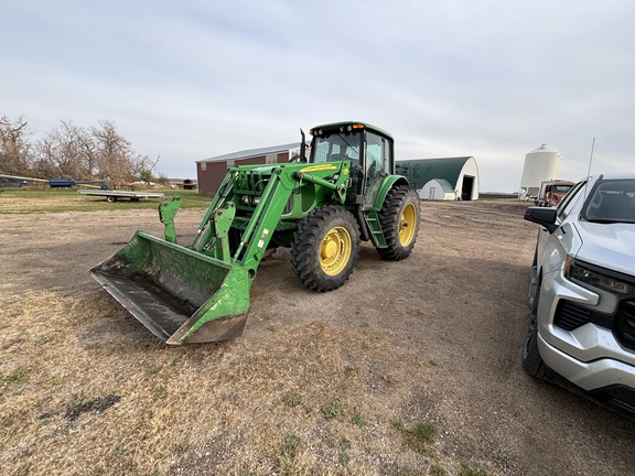 2006 John Deere 7320 Tractor