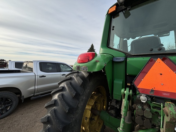 2006 John Deere 7320 Tractor