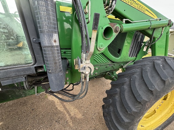 2006 John Deere 7320 Tractor