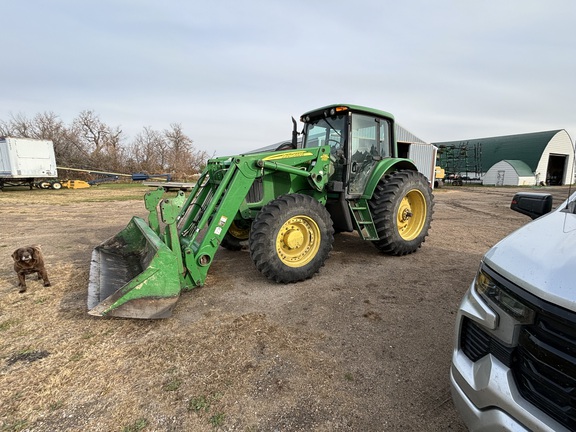 2006 John Deere 7320 Tractor