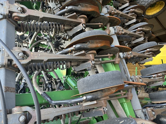 2008 John Deere 1890 Air Seeder