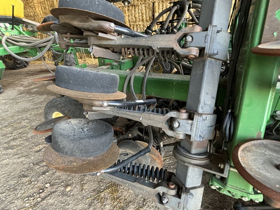 2008 John Deere 1890 Air Seeder