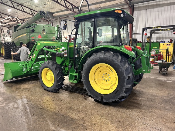 2023 John Deere 5075E Tractor