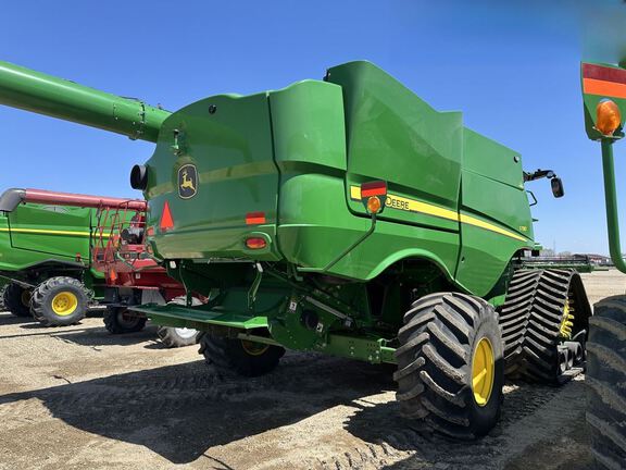 2024 John Deere S780 Combine