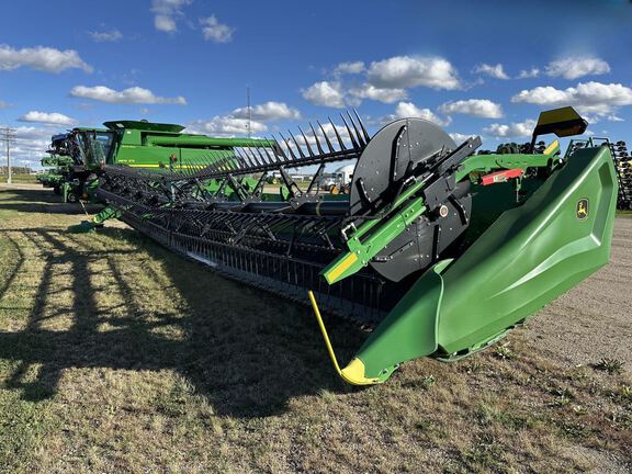2024 John Deere HD40F Header Combine