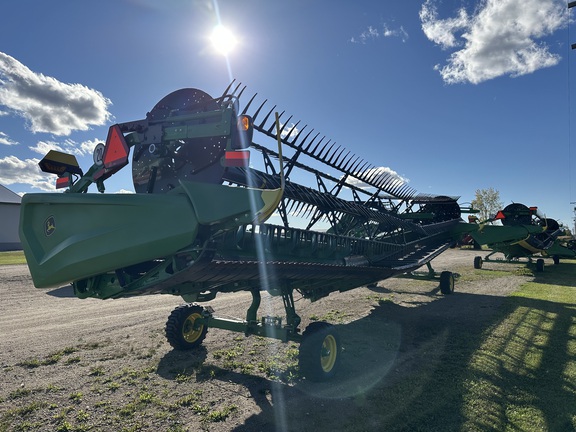 2024 John Deere HD40F Header Combine