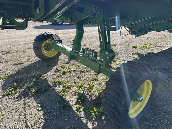 2024 John Deere HD40F Header Combine